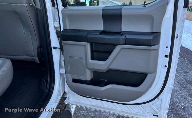 image for item FG0039 2016 Ford F150 Crew Cab pickup truck