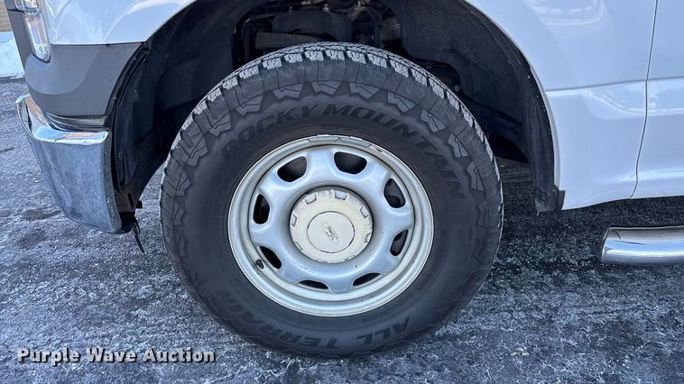 image for item FG0039 2016 Ford F150 Crew Cab pickup truck