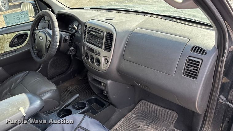 image for item FG1629 2004 Ford Escape 