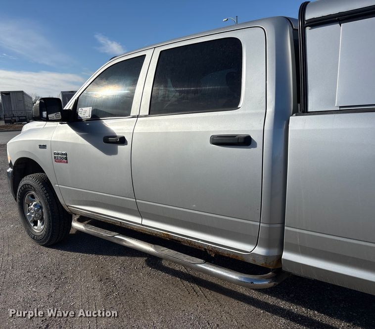 image for item FG2598 2011 Dodge Ram 2500 Crew Cab pickup truck