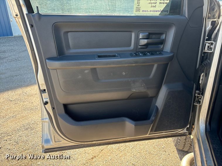 image for item FG2598 2011 Dodge Ram 2500 Crew Cab pickup truck