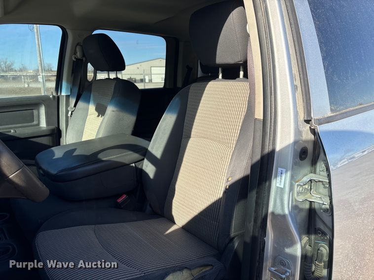 image for item FG2598 2011 Dodge Ram 2500 Crew Cab pickup truck