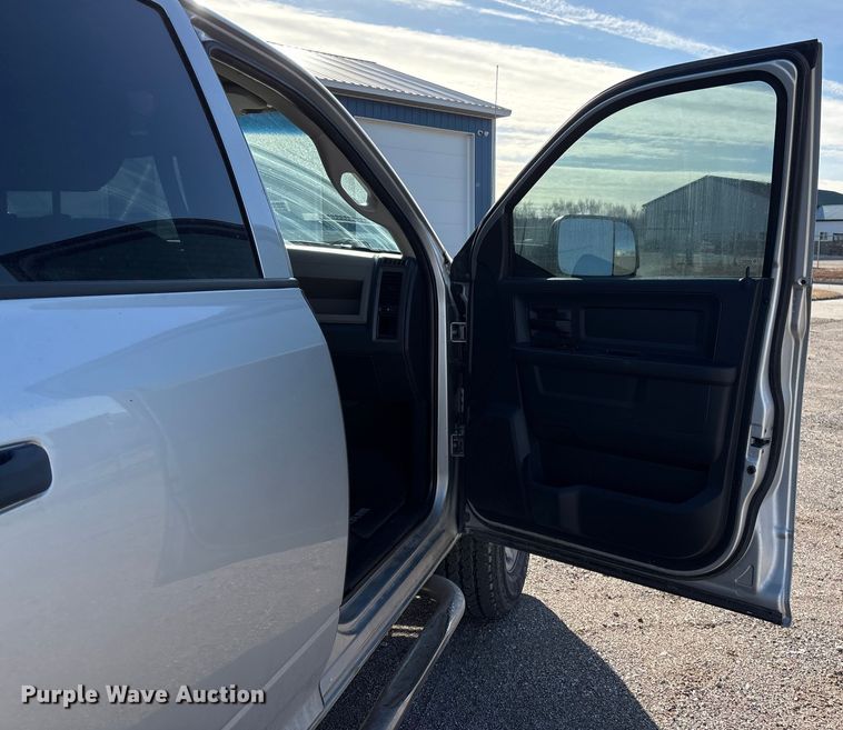 image for item FG2598 2011 Dodge Ram 2500 Crew Cab pickup truck