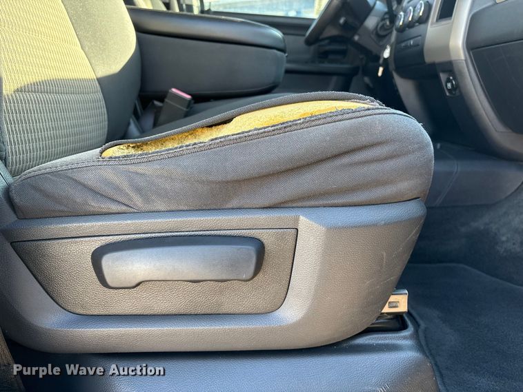 image for item FG2598 2011 Dodge Ram 2500 Crew Cab pickup truck