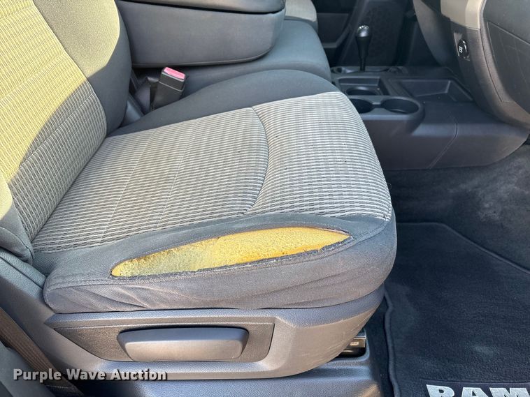 image for item FG2598 2011 Dodge Ram 2500 Crew Cab pickup truck