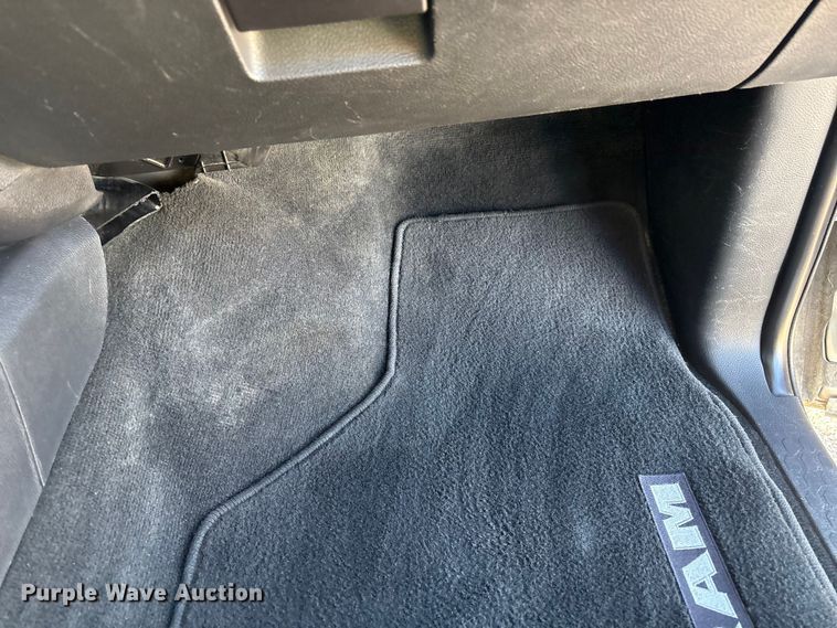 image for item FG2598 2011 Dodge Ram 2500 Crew Cab pickup truck