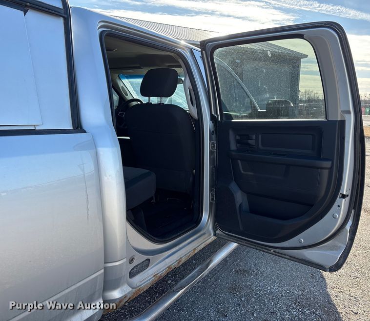 image for item FG2598 2011 Dodge Ram 2500 Crew Cab pickup truck