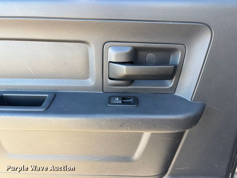 image for item FG2598 2011 Dodge Ram 2500 Crew Cab pickup truck