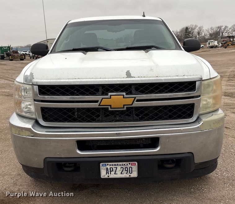 image for item FG2634 2013 Chevrolet Silverado 2500HD Crew Cab pickup truck