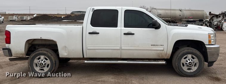 image for item FG2634 2013 Chevrolet Silverado 2500HD Crew Cab pickup truck