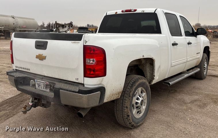 image for item FG2634 2013 Chevrolet Silverado 2500HD Crew Cab pickup truck