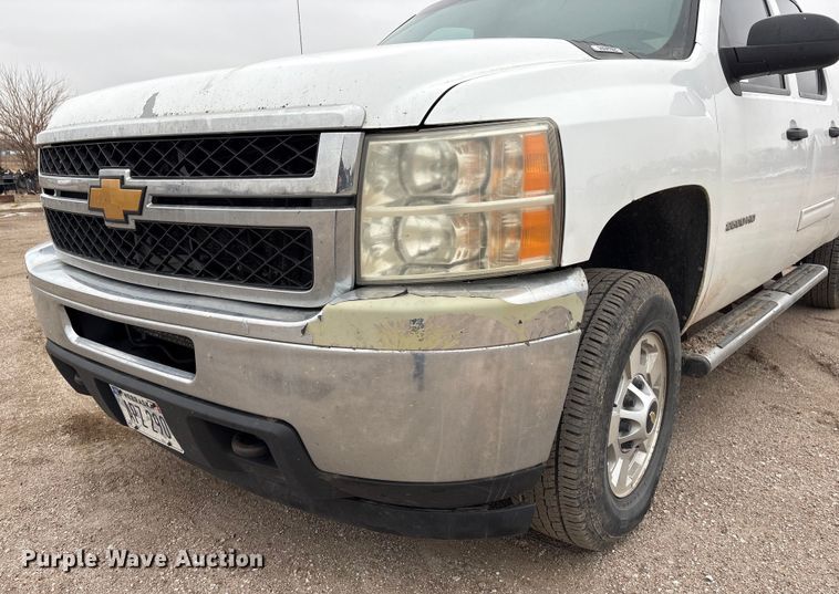 image for item FG2634 2013 Chevrolet Silverado 2500HD Crew Cab pickup truck
