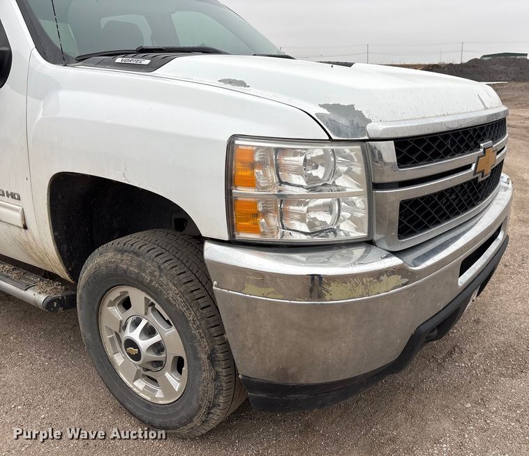 image for item FG2634 2013 Chevrolet Silverado 2500HD Crew Cab pickup truck