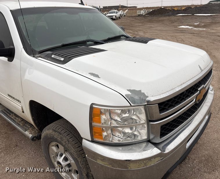 image for item FG2634 2013 Chevrolet Silverado 2500HD Crew Cab pickup truck