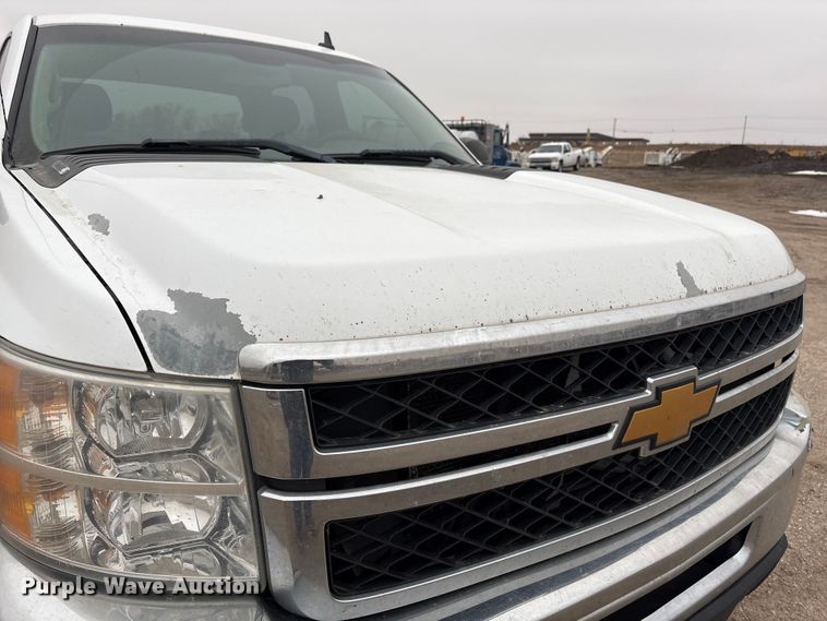 image for item FG2634 2013 Chevrolet Silverado 2500HD Crew Cab pickup truck