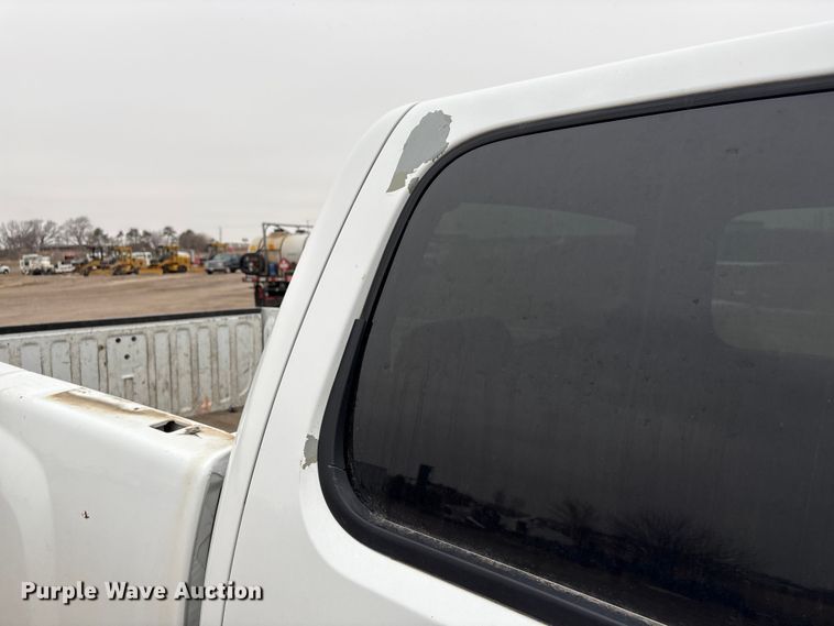 image for item FG2634 2013 Chevrolet Silverado 2500HD Crew Cab pickup truck