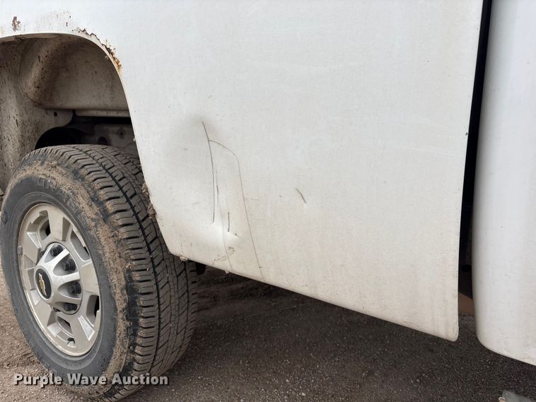 image for item FG2634 2013 Chevrolet Silverado 2500HD Crew Cab pickup truck