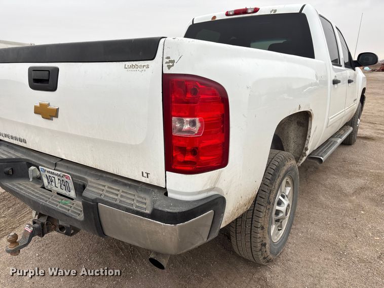 image for item FG2634 2013 Chevrolet Silverado 2500HD Crew Cab pickup truck