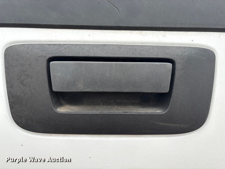 image for item FG2634 2013 Chevrolet Silverado 2500HD Crew Cab pickup truck