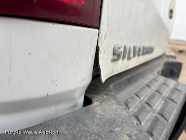 image for item FG2634 2013 Chevrolet Silverado 2500HD Crew Cab pickup truck