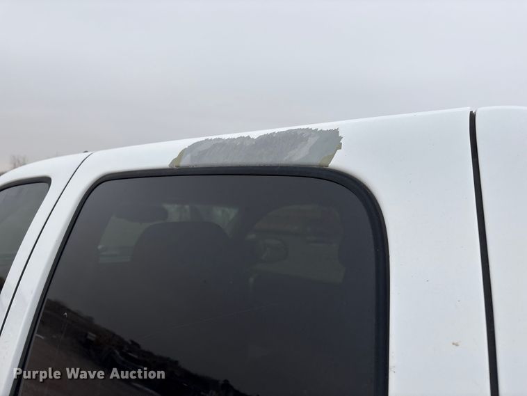 image for item FG2634 2013 Chevrolet Silverado 2500HD Crew Cab pickup truck