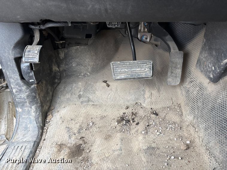 image for item FG2634 2013 Chevrolet Silverado 2500HD Crew Cab pickup truck