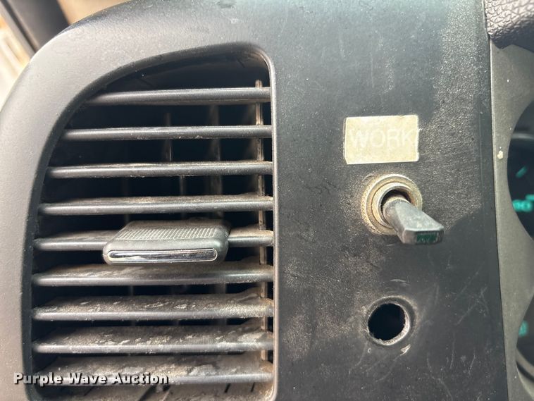 image for item FG2634 2013 Chevrolet Silverado 2500HD Crew Cab pickup truck