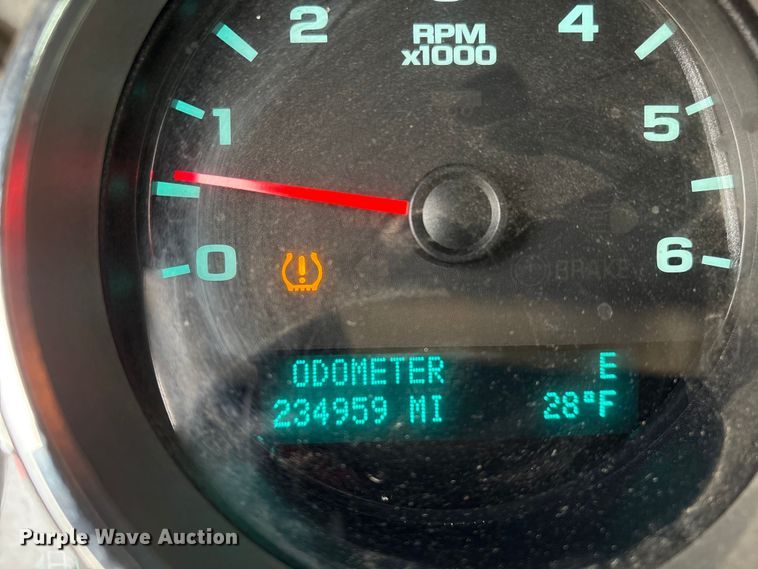 image for item FG2634 2013 Chevrolet Silverado 2500HD Crew Cab pickup truck