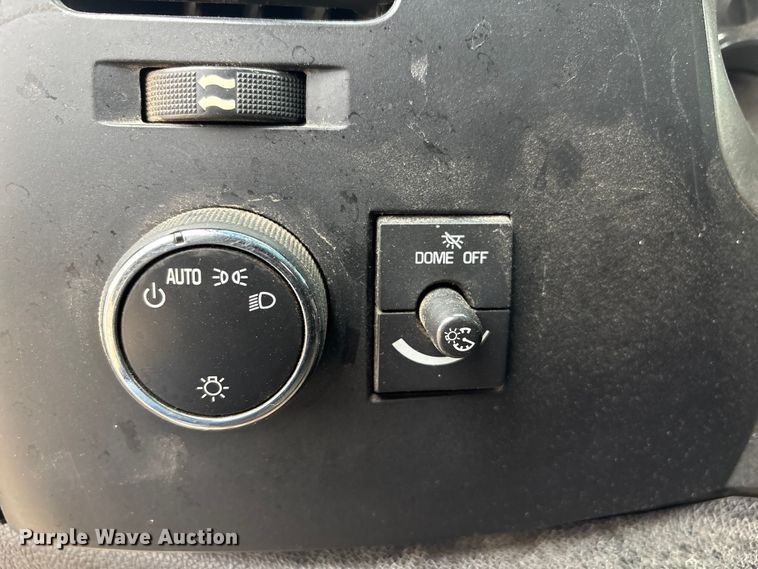 image for item FG2634 2013 Chevrolet Silverado 2500HD Crew Cab pickup truck