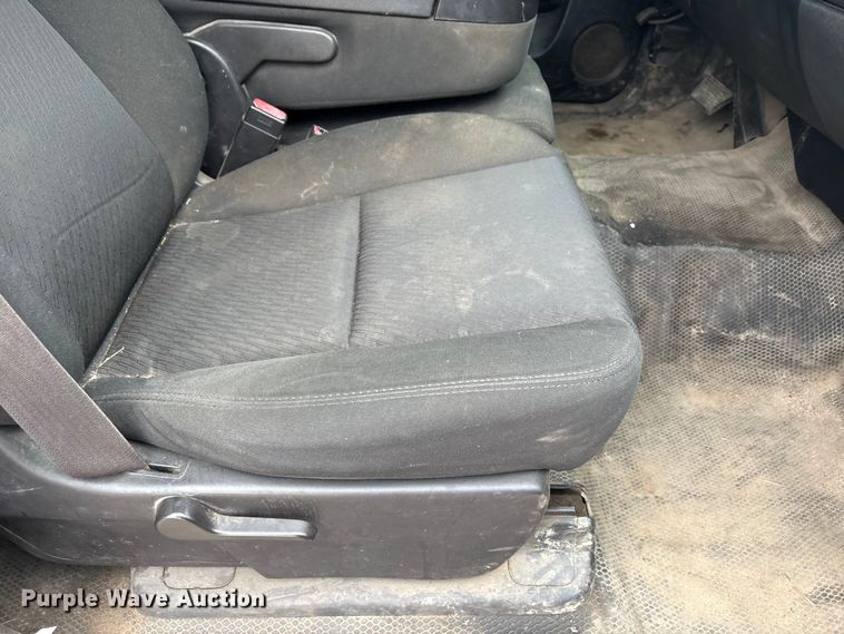 image for item FG2634 2013 Chevrolet Silverado 2500HD Crew Cab pickup truck