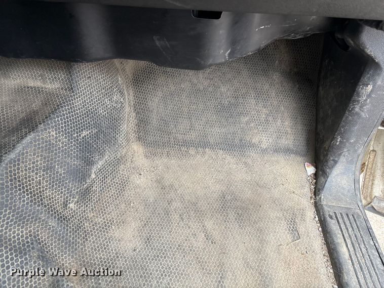 image for item FG2634 2013 Chevrolet Silverado 2500HD Crew Cab pickup truck