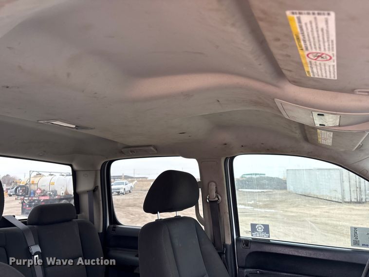 image for item FG2634 2013 Chevrolet Silverado 2500HD Crew Cab pickup truck