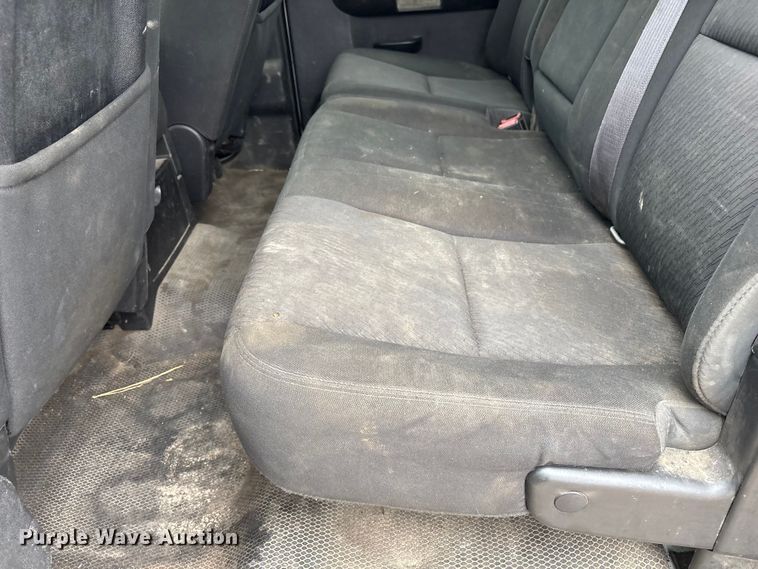 image for item FG2634 2013 Chevrolet Silverado 2500HD Crew Cab pickup truck