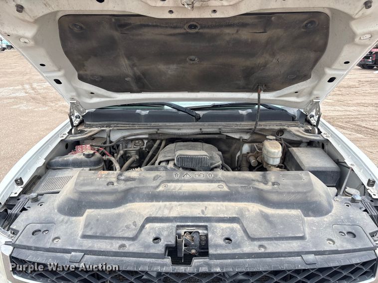 image for item FG2634 2013 Chevrolet Silverado 2500HD Crew Cab pickup truck