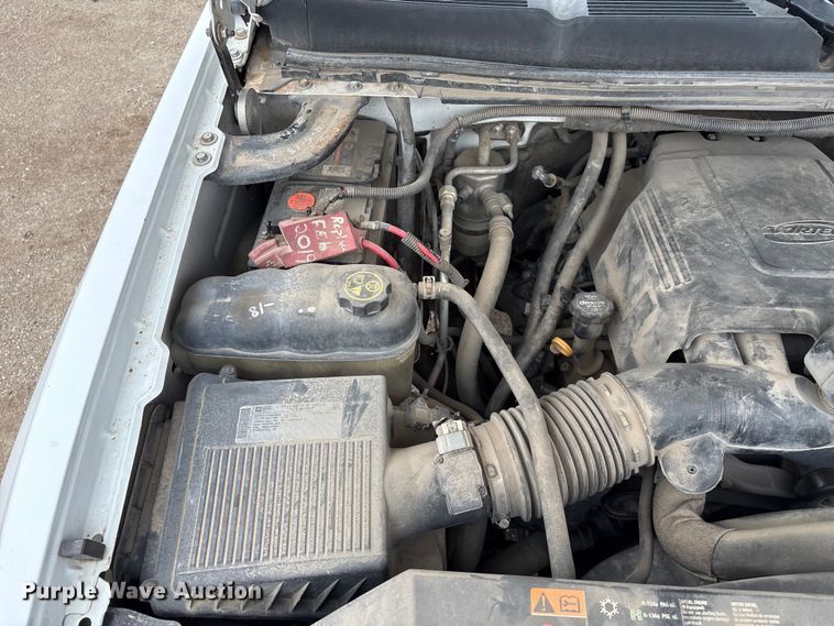 image for item FG2634 2013 Chevrolet Silverado 2500HD Crew Cab pickup truck