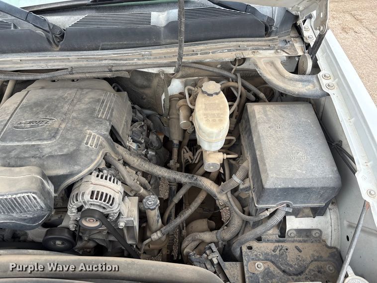 image for item FG2634 2013 Chevrolet Silverado 2500HD Crew Cab pickup truck