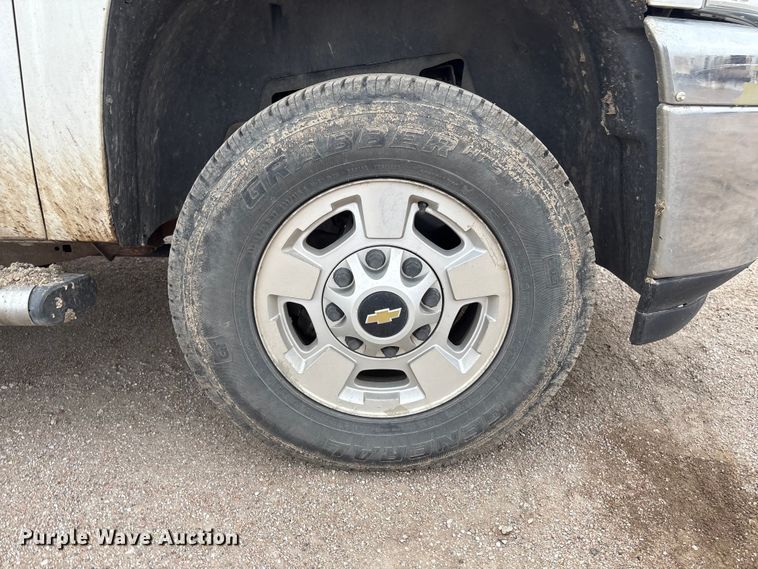 image for item FG2634 2013 Chevrolet Silverado 2500HD Crew Cab pickup truck