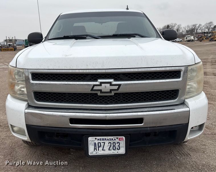 image for item FG2635 2011 Chevrolet Silverado 1500 Ext. Cab pickup truck