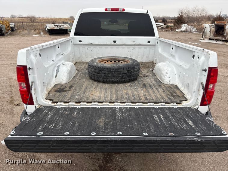 image for item FG2635 2011 Chevrolet Silverado 1500 Ext. Cab pickup truck