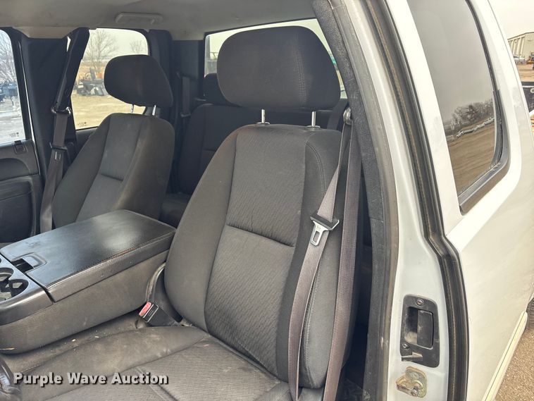 image for item FG2635 2011 Chevrolet Silverado 1500 Ext. Cab pickup truck