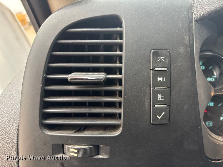 image for item FG2635 2011 Chevrolet Silverado 1500 Ext. Cab pickup truck