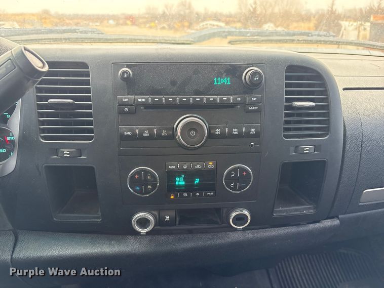 image for item FG2635 2011 Chevrolet Silverado 1500 Ext. Cab pickup truck