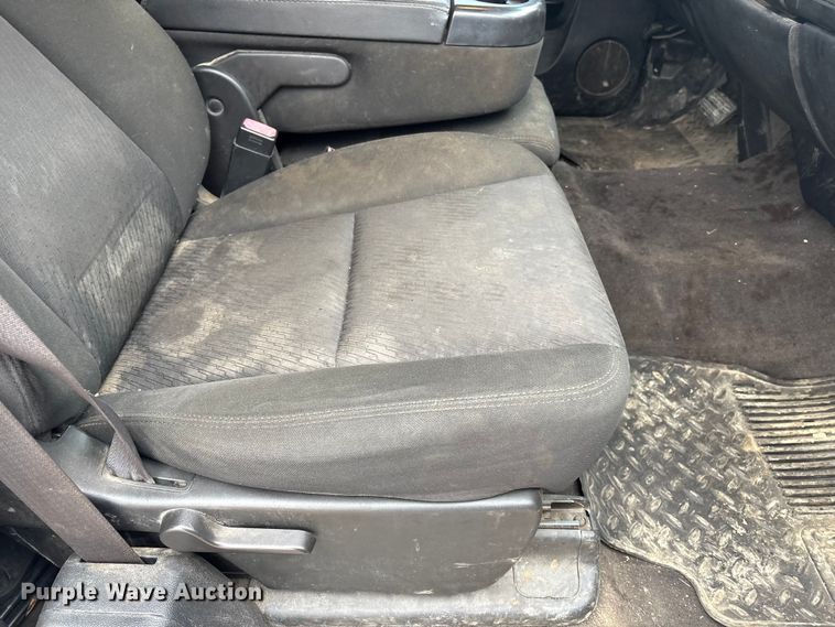 image for item FG2635 2011 Chevrolet Silverado 1500 Ext. Cab pickup truck