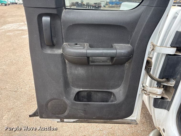 image for item FG2635 2011 Chevrolet Silverado 1500 Ext. Cab pickup truck