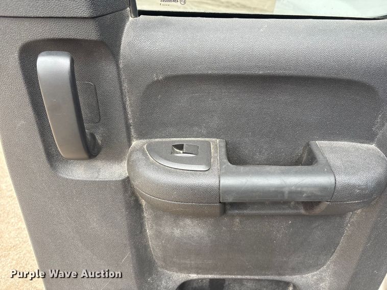 image for item FG2635 2011 Chevrolet Silverado 1500 Ext. Cab pickup truck