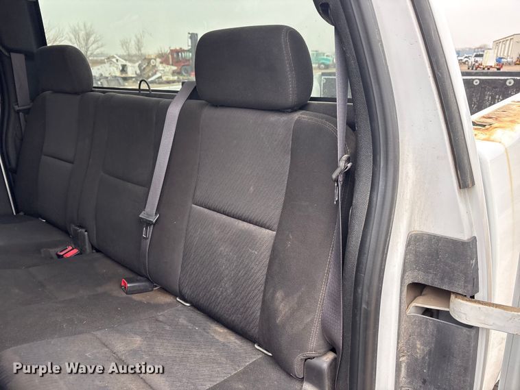 image for item FG2635 2011 Chevrolet Silverado 1500 Ext. Cab pickup truck