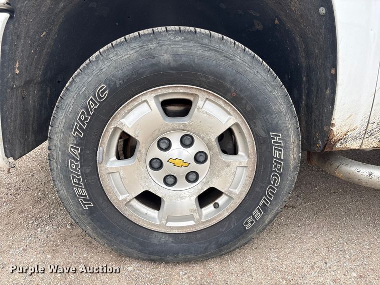 image for item FG2635 2011 Chevrolet Silverado 1500 Ext. Cab pickup truck