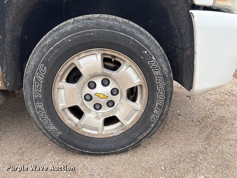 image for item FG2635 2011 Chevrolet Silverado 1500 Ext. Cab pickup truck