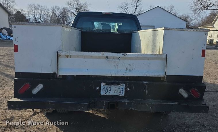 image for item FI0768 2011 Ford F550 Super Duty XL utility / service truck