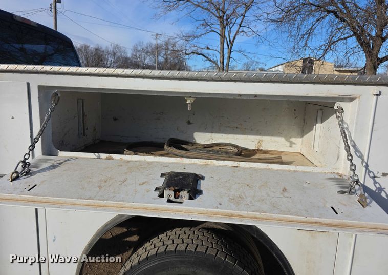 image for item FI0768 2011 Ford F550 Super Duty XL utility / service truck